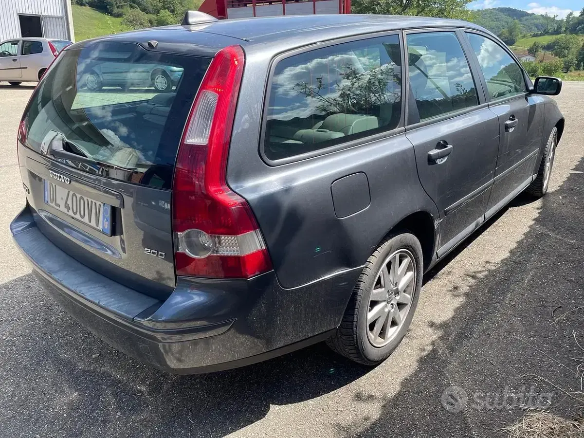 Usata Volvo V50 136 CV (100 kW) 2007 Grigio Station wagon