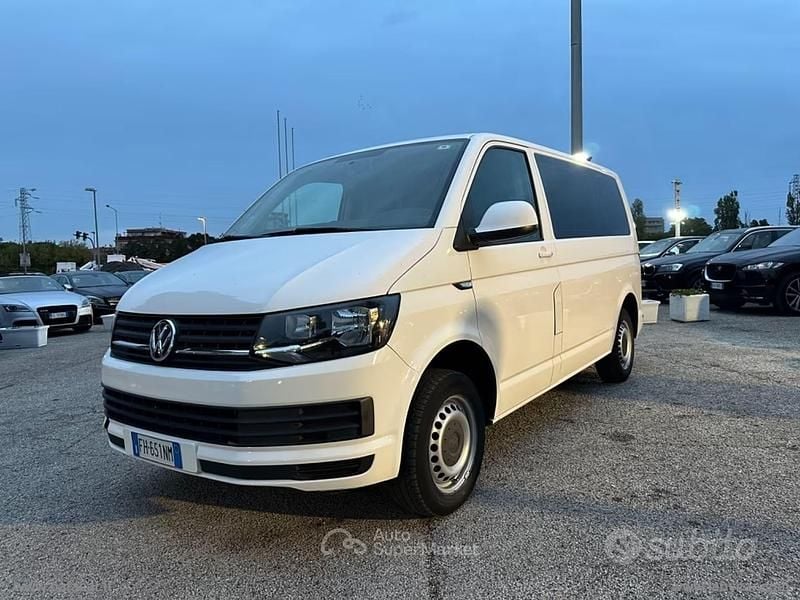 Bianco Usata 2017 VW Caravelle Comfortline Monovolume | 25.500 € (Buon prezzo) - Immagine 1/4