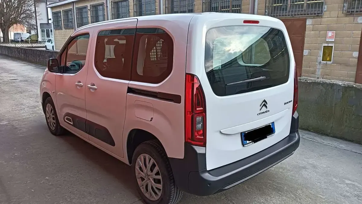 Usata Citroën e-Berlingo 131 CV (96 kW) 2024 Bianco Station wagon
