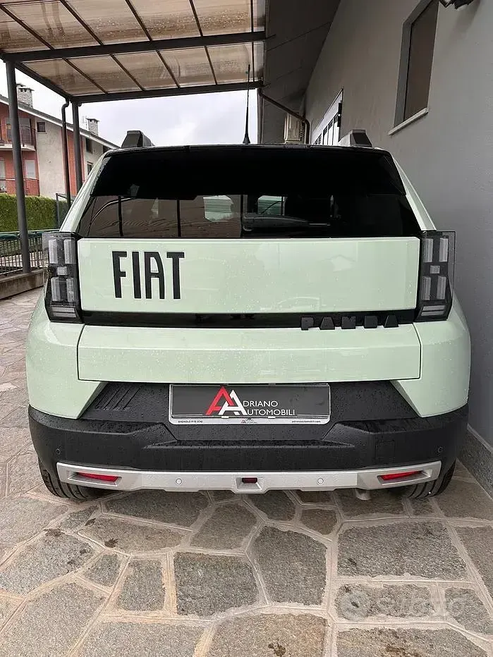 Uusi Fiat Grande Panda Icon 101 HP (74 kW) 2026 Sininen Viistoperä