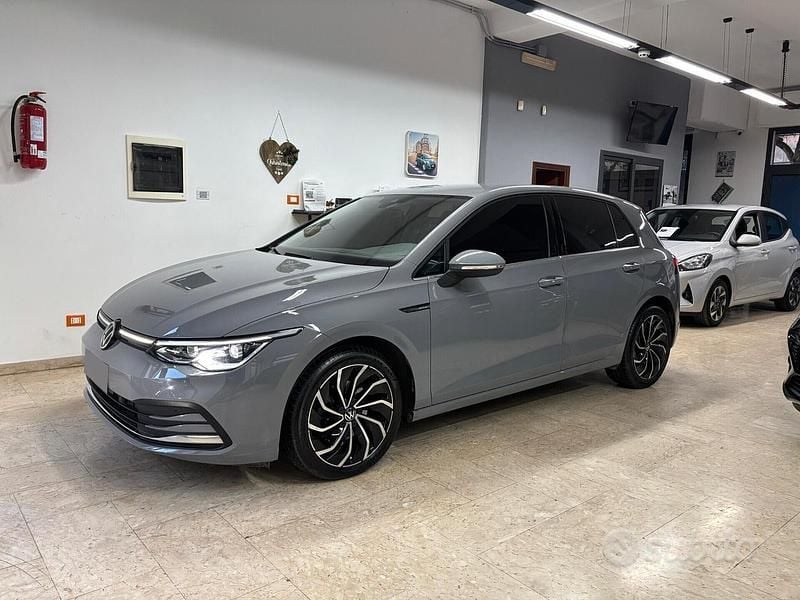 Usata VW Golf VIII Style 115 CV (84 kW) 2022 Grigio Berlina