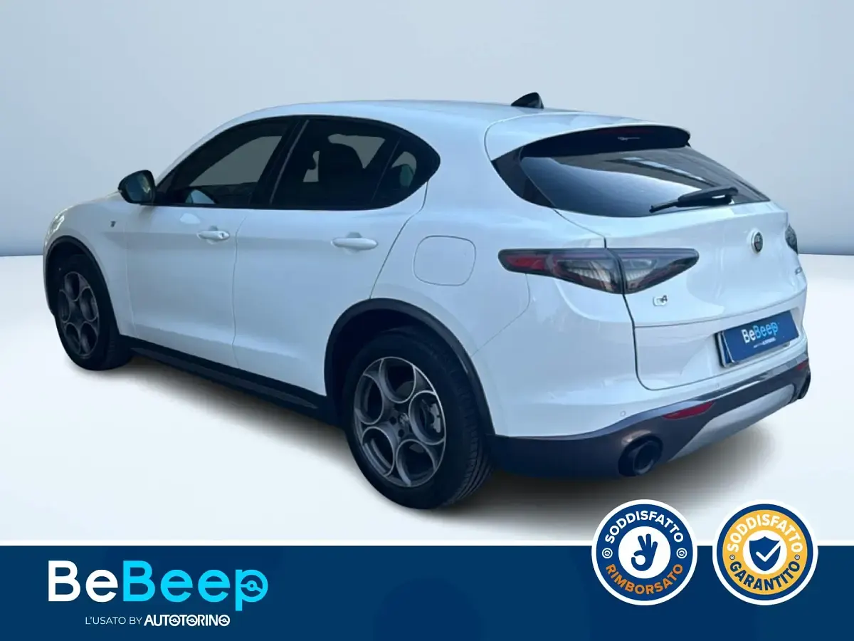 Usata Alfa Romeo Stelvio Ti 210 CV (154 kW) 2024 Bianco pastello SUV