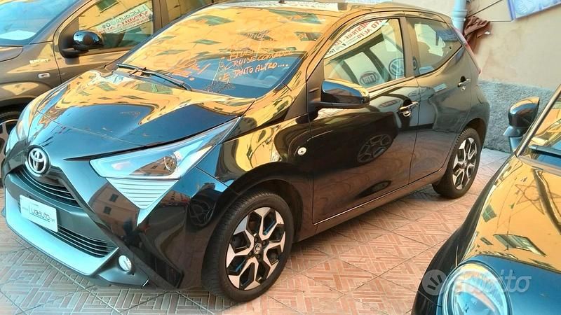 Usata Toyota Aygo Business Edition 69 CV (50 kW) 2019 Nero Utilitaria