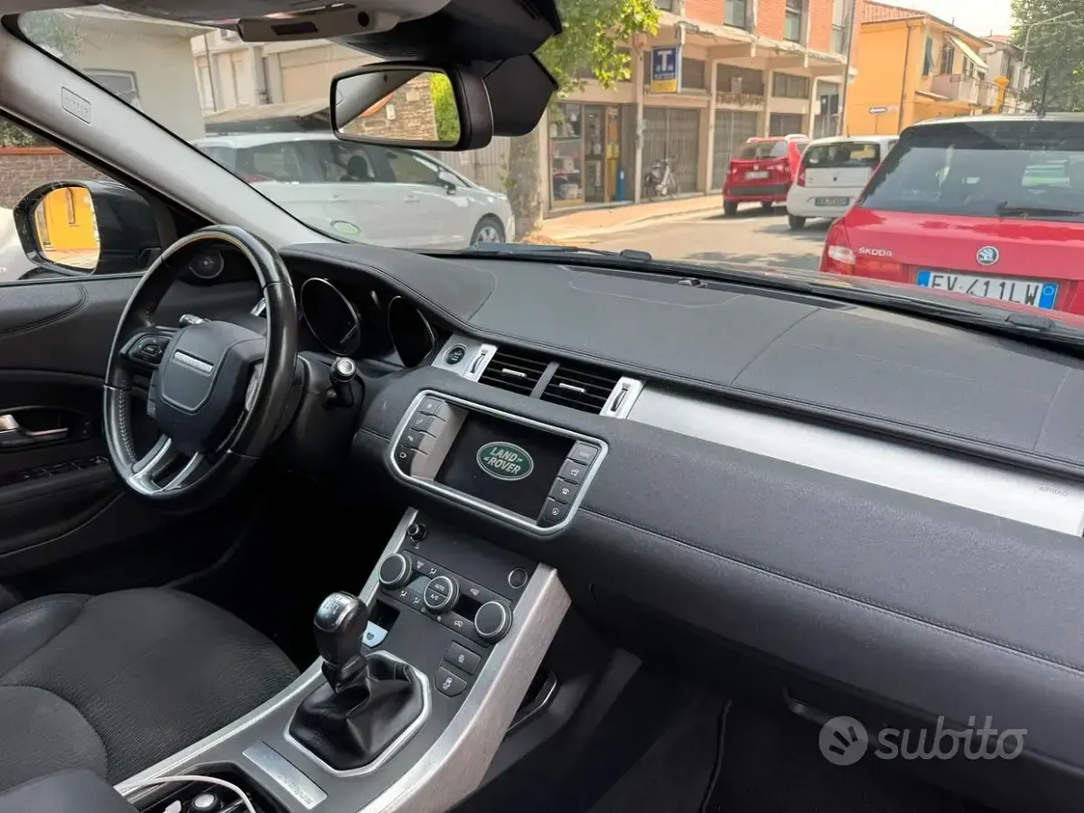 Usata Land Rover Range Rover evoque SE Dynamic 150 CV (110 kW) 2018 Nero SUV