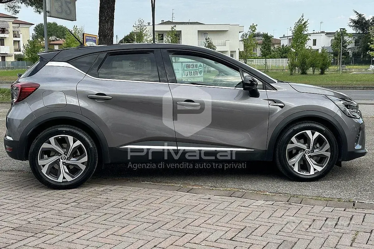 Usata Renault Captur Intens 159 CV (116 kW) 2022 Grigio SUV