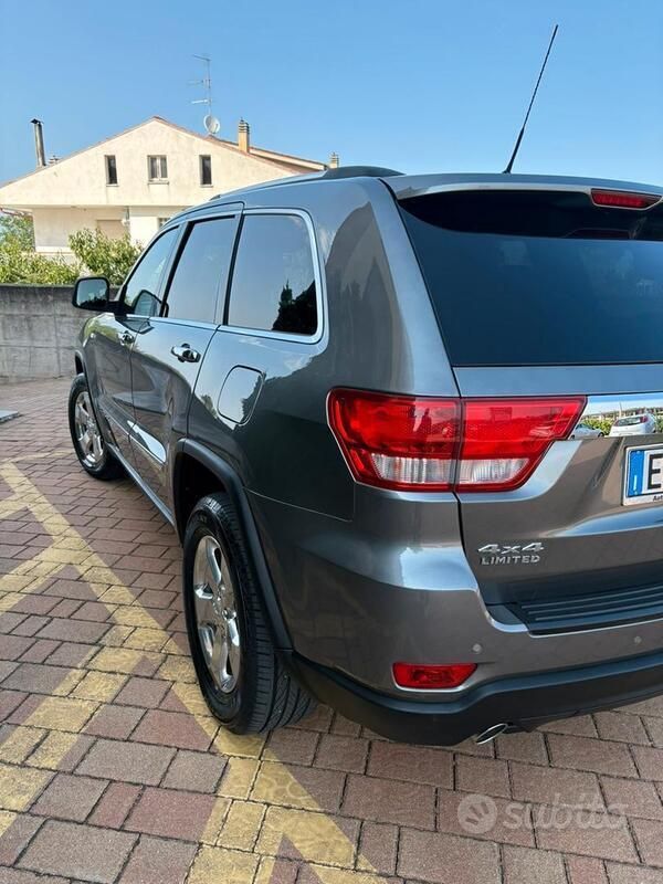 Usata Jeep Cherokee 190 CV (139 kW) 2013 SUV