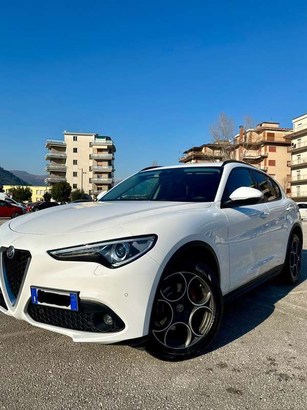 Usato 2017 Alfa Romeo Stelvio 2.1 Diesel 209 CV (28.500 €)