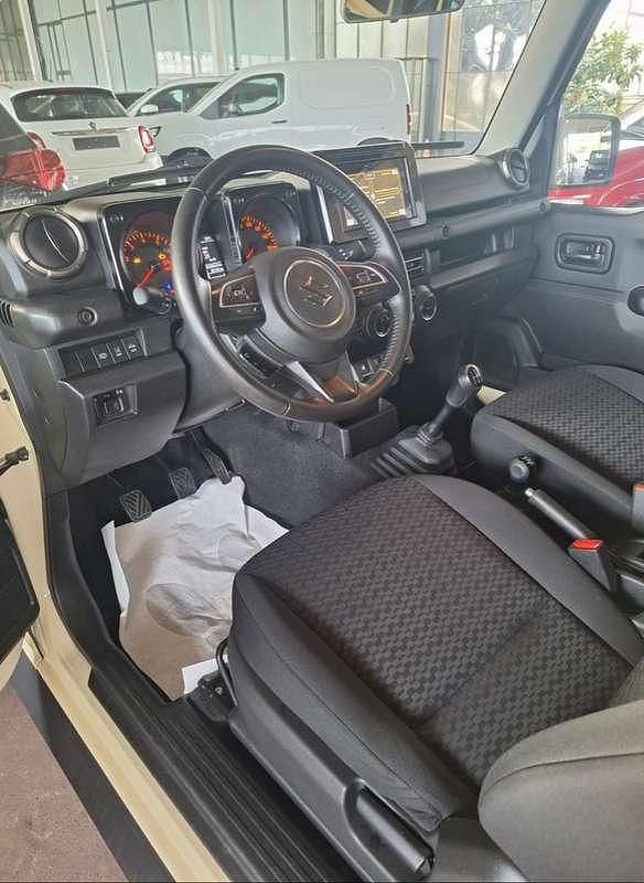 Usata Suzuki Jimny 102 CV (75 kW) 2019 Beige SUV