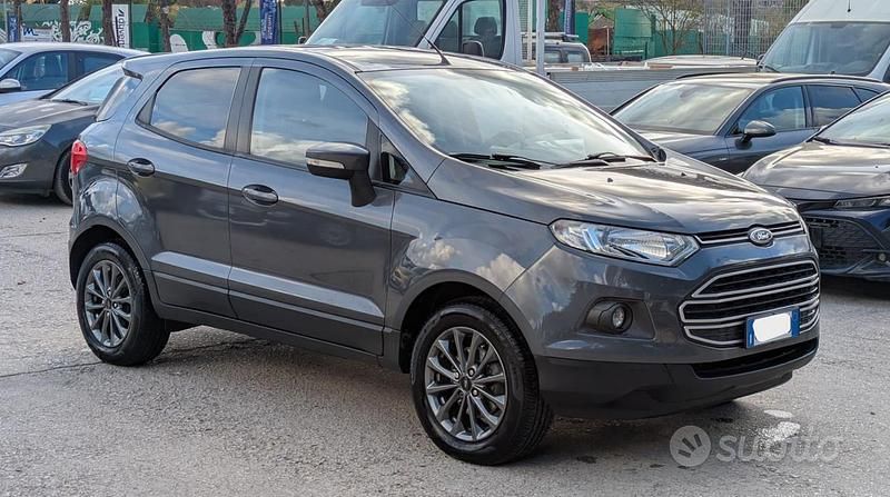Usata Ford Ecosport 125 CV (91 kW) 2015 Grigio SUV