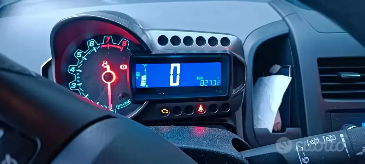 Usata Chevrolet Aveo 69 CV (50 kW) 2012 Bianco Berlina