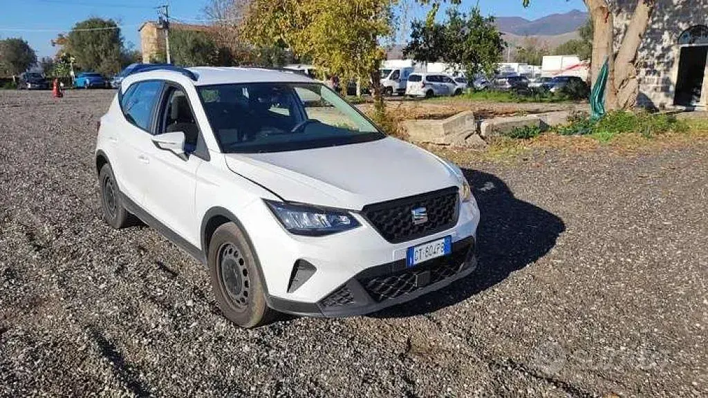 Usata Seat Arona 95 CV (69 kW) 2024 Bianco SUV