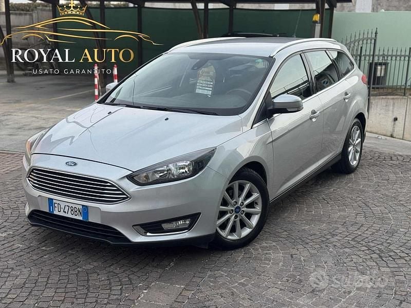 Usata Ford Focus Titanium 120 CV (88 kW) 2016 Grigio Station wagon