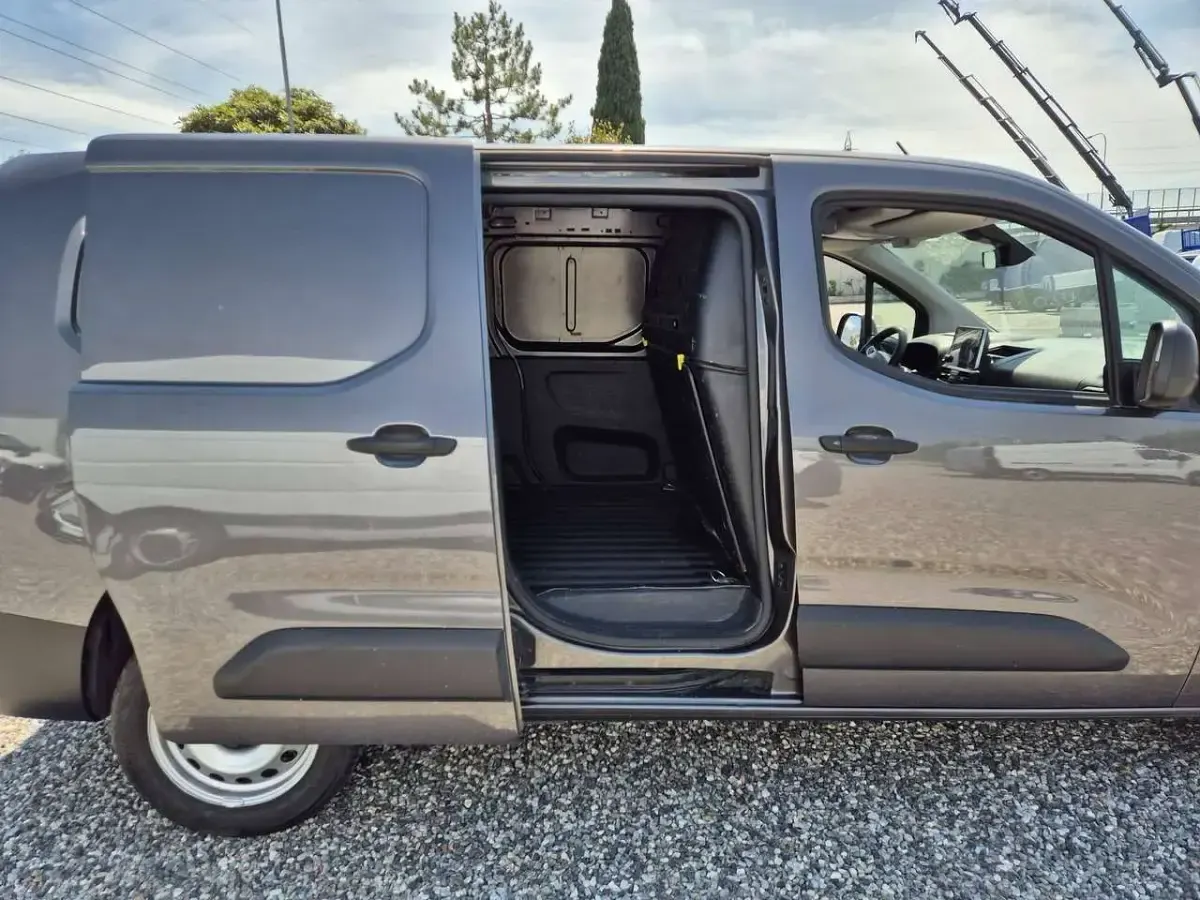 Usata Citroën e-Berlingo 131 CV (96 kW) 2022 Grigio Furgone