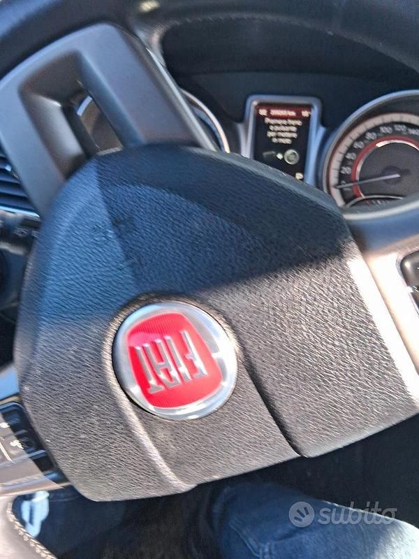 Usata Fiat Freemont 170 CV (125 kW) 2014 Marrone SUV