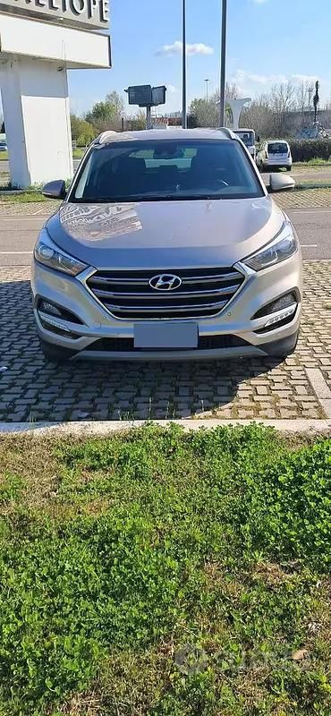 Usata Hyundai Tucson Xpossible 116 CV (85 kW) 2017 Grigio SUV