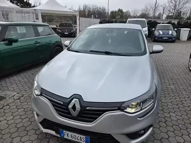 Usata Renault Mégane Zen 110 CV (80 kW) 2017 Grigio Berlina