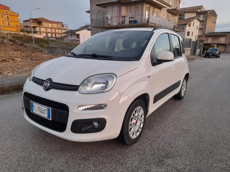 Usato 2012 Fiat Panda 1.2 Benzin 69 CV (6.999 €)