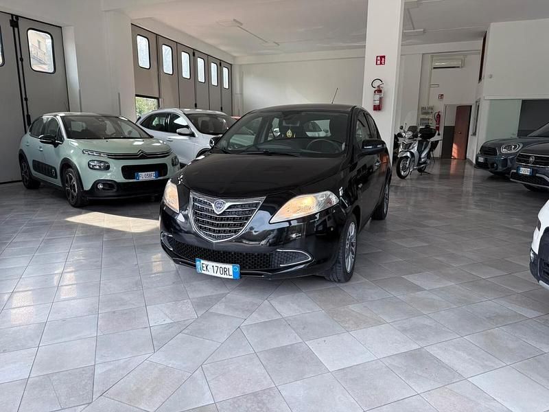 Usata Lancia Ypsilon Silver 95 CV (69 kW) 2011 Nero Utilitaria