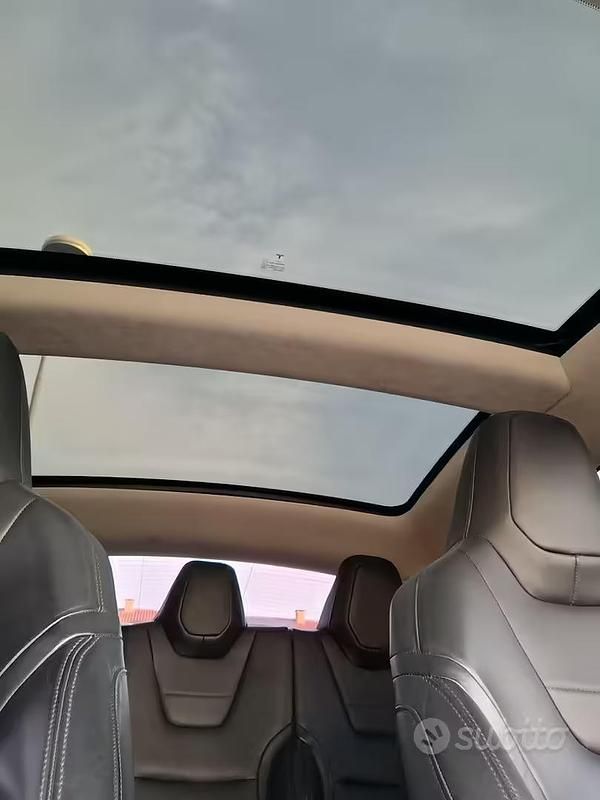 Usata Tesla Model S 514 kW (700 CV) 2015 Rosso Utilitaria