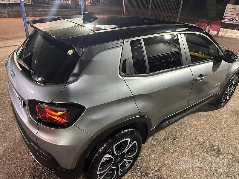 Usata Jeep Avenger Summit 101 CV (74 kW) 2023 Grigio SUV