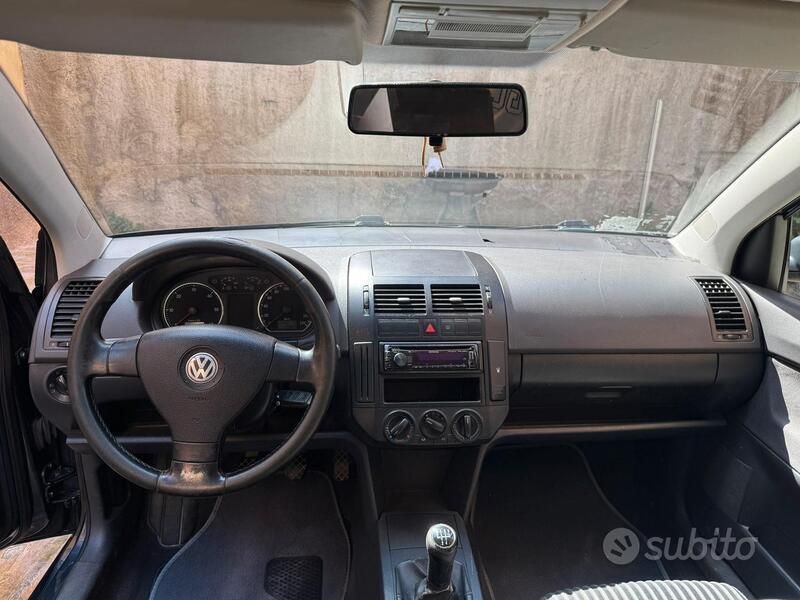 Usata VW Polo 101 CV (74 kW) 2005 Grigio Berlina