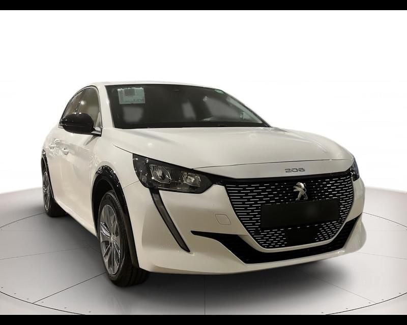 Usata Peugeot e-208 Allure 100 kW (136 CV) 2023 Bianco Utilitaria