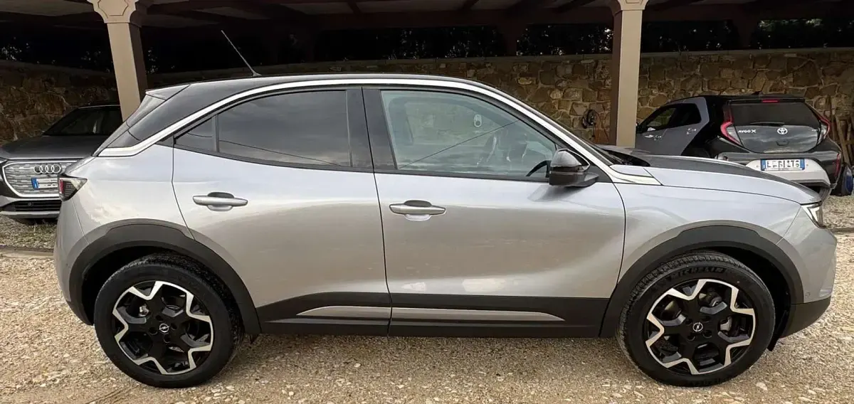 Usata Opel Mokka-e Edition 114 kW (156 CV) 2022 Argento SUV