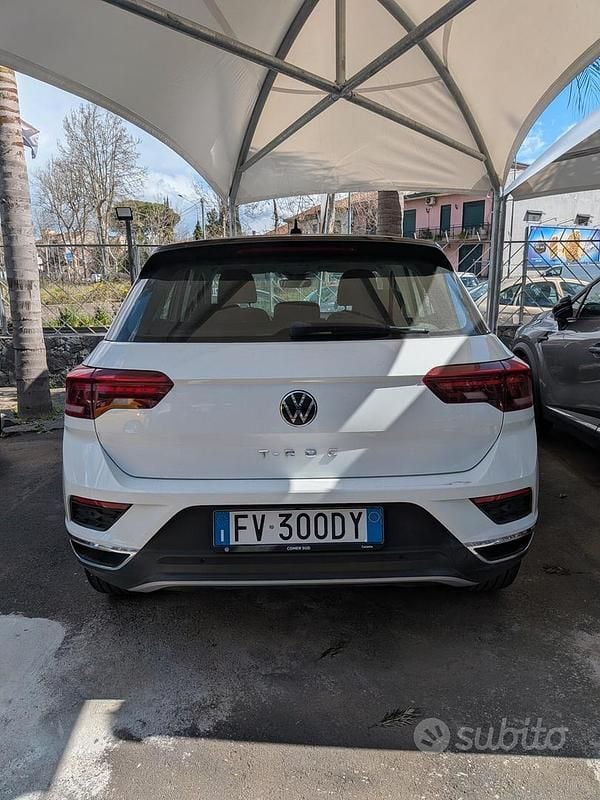 Usata VW T-Roc Style 115 CV (84 kW) 2019 Bianco SUV