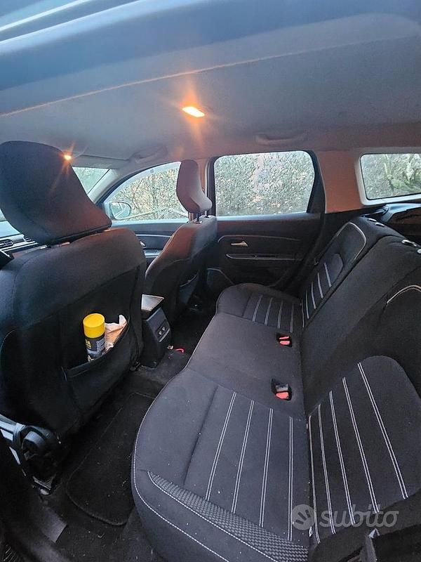 Usata Dacia Duster 101 CV (74 kW) 2023 Verde Station wagon