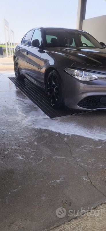 Usata Alfa Romeo Giulia Veloce 250 CV (183 kW) 2016 Grigio Berlina