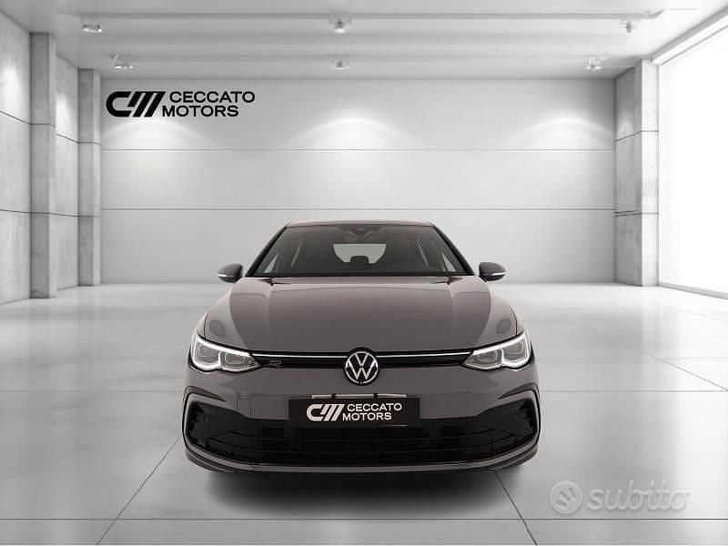 Usata VW Golf VIII R-line 150 CV (110 kW) 2021 Grigio Berlina