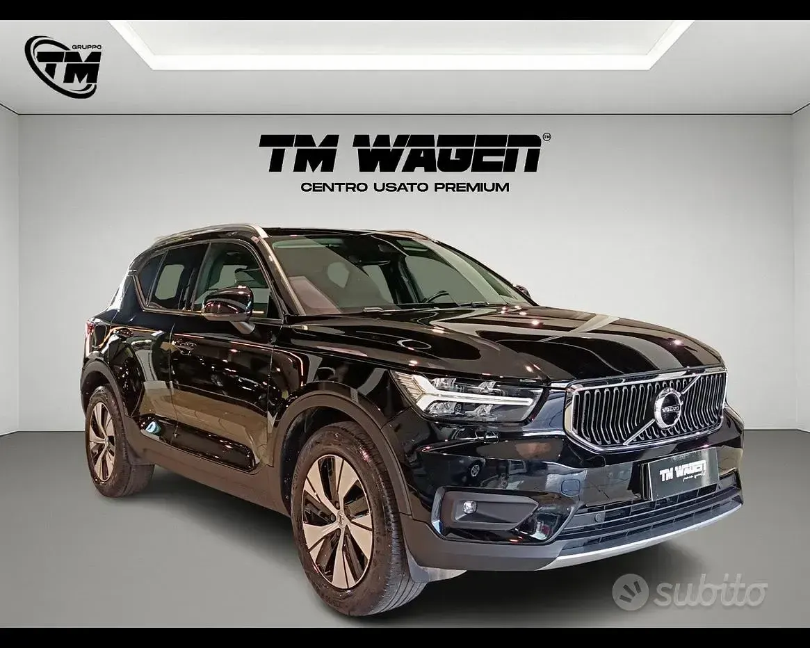 Usata Volvo XC40 Momentum 163 CV (119 kW) 2021 Nero SUV