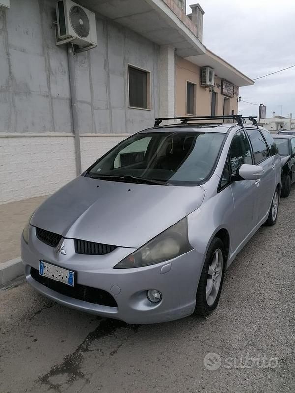 Grigio Usata 2008 Mitsubishi Grandis Monovolume | 2000 € - Immagine 1/4