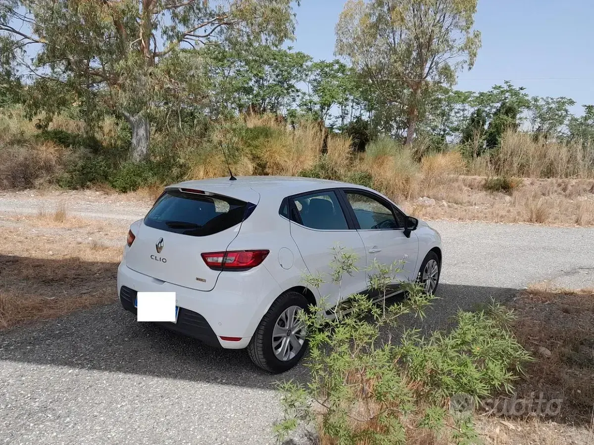 Second-hand Renault Clio IV 90 CP (66 kW) 2018 Alb Berlinǎ