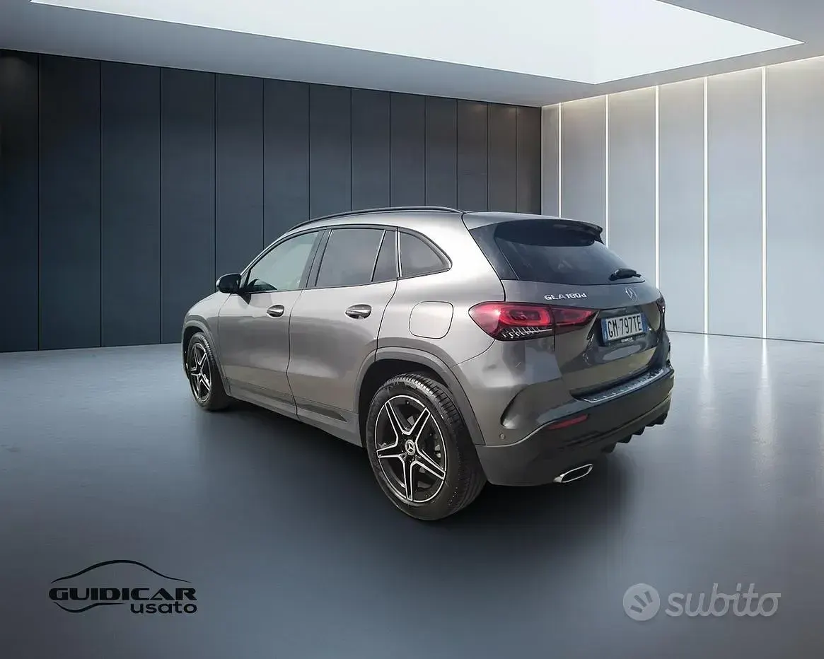 Usata Mercedes GLA180 Premium 116 CV (85 kW) 2023 Grigio SUV