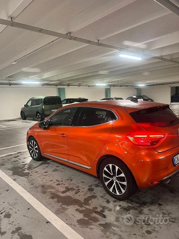 Usata Renault Clio V Techno 100 CV (73 kW) 2023