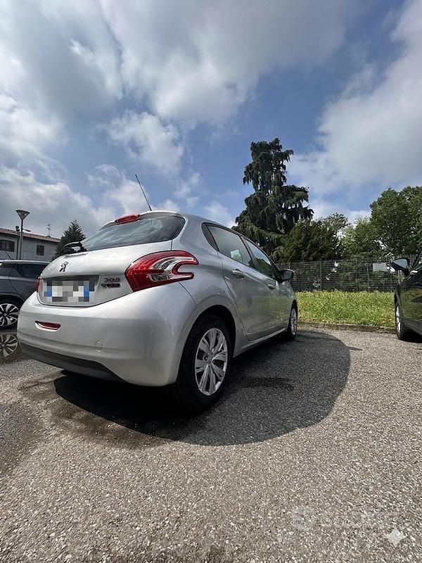 Usata Peugeot 208 2015 Grigio Utilitaria