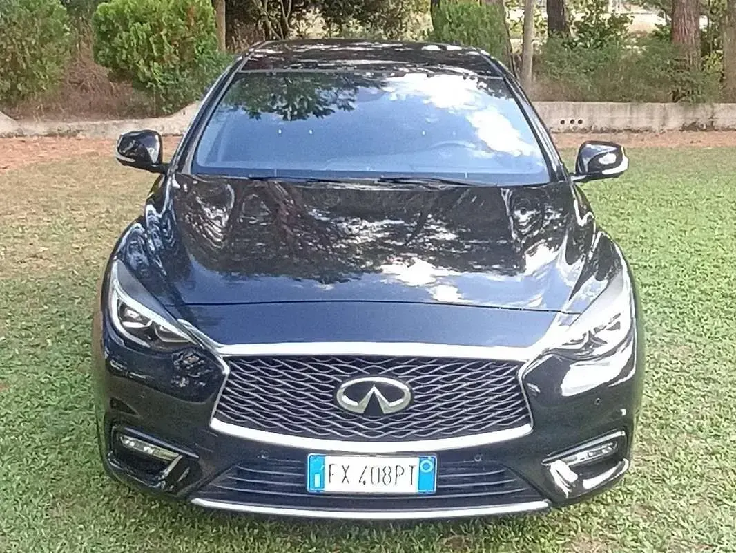 Usata Infiniti Q30 Luxe 156 CV (114 kW) 2019 Nero Berlina
