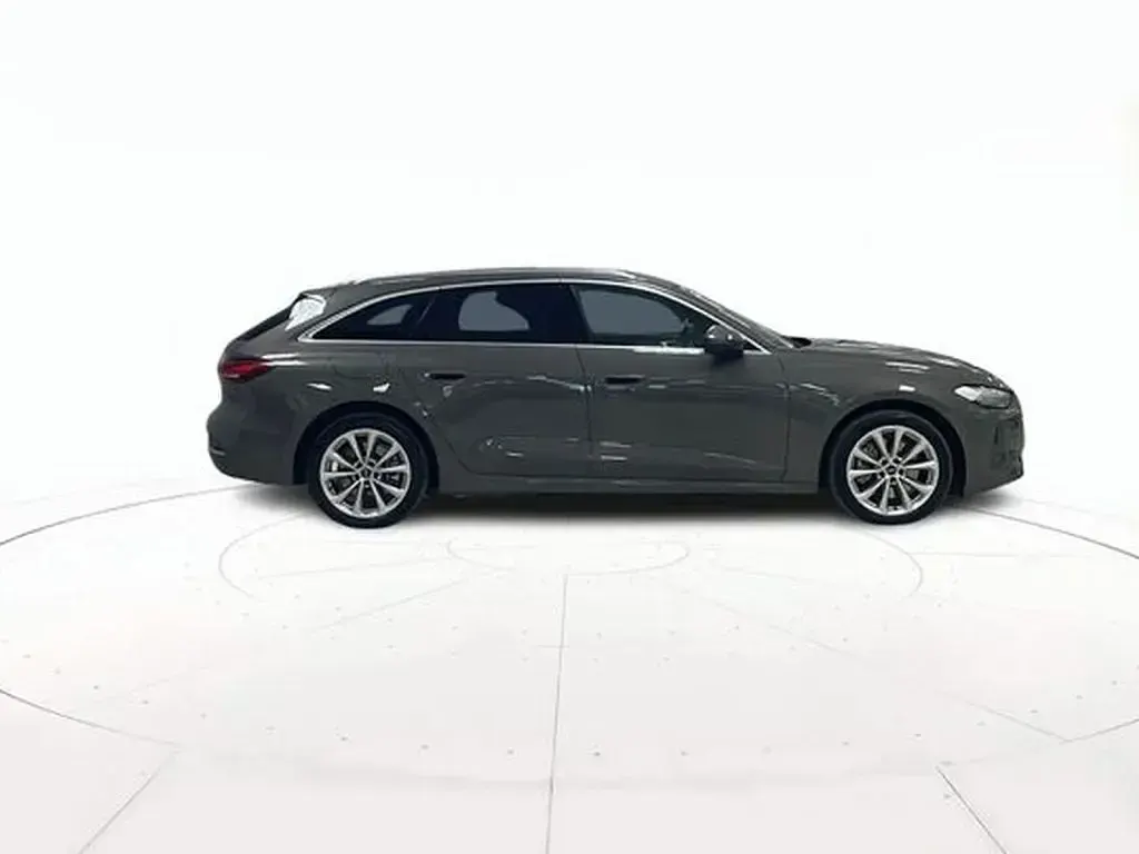 Usata Audi A5 Advanced Plus 204 CV (150 kW) 2025 Grigio / pastello Station wagon