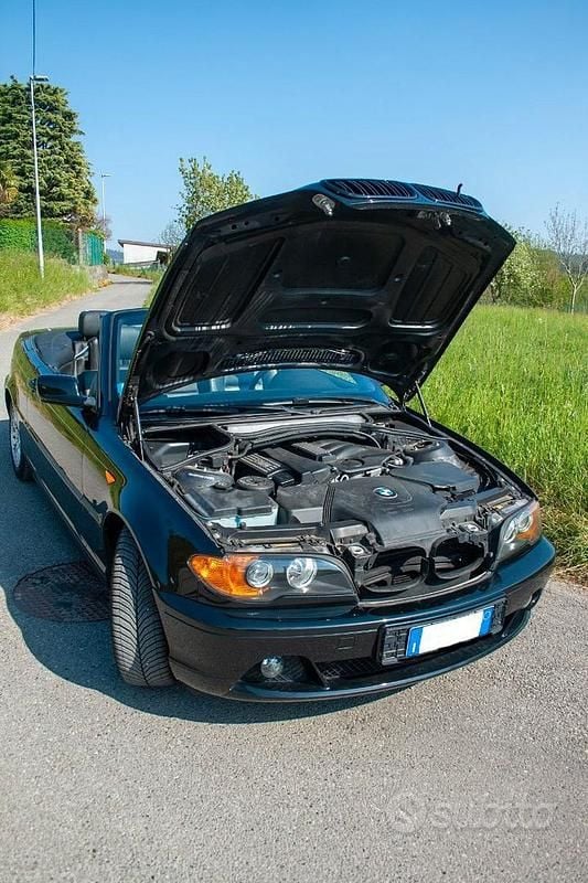 Usata BMW 318 Cabriolet 143 CV (105 kW) 2004 Nero Cabrio
