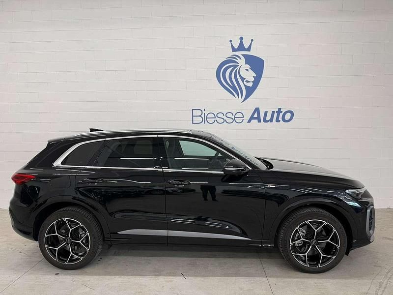 Nuova Audi Q5 S-Line 204 CV (150 kW) 2026 Nero mythonos SUV