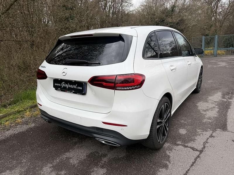 Usata Mercedes B200 150 CV (110 kW) 2020 Bianco Monovolume
