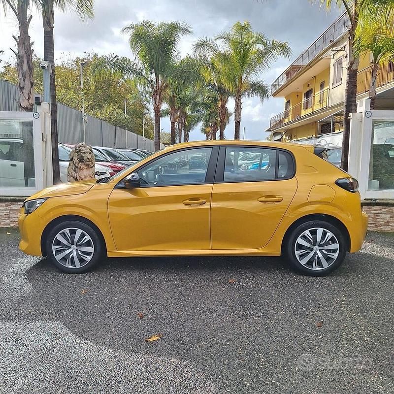 Usata Peugeot 208 Active 100 CV (73 kW) 2023 Giallo Utilitaria