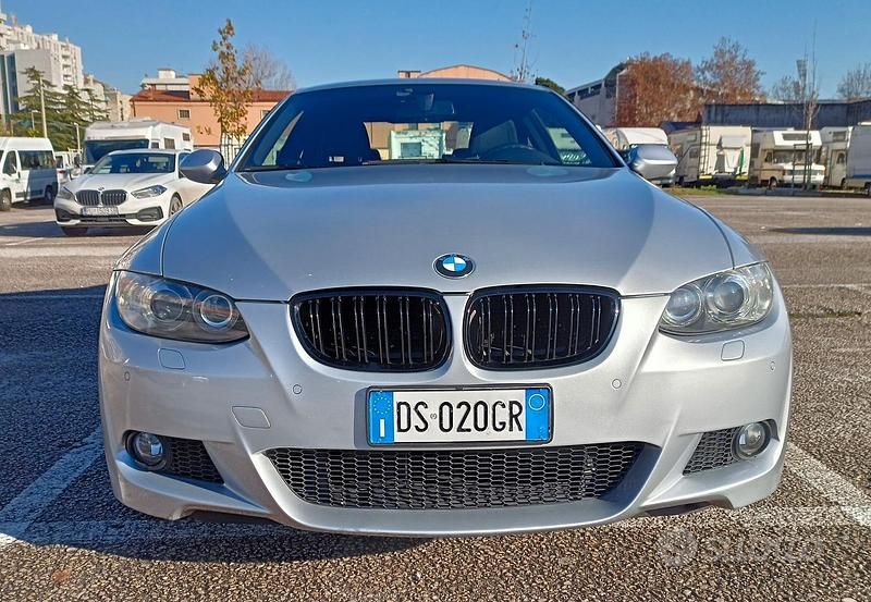 Grigio Usata 2008 BMW 320 M Sport Coupé | 9000 € (Molto cara) - Immagine 1/4