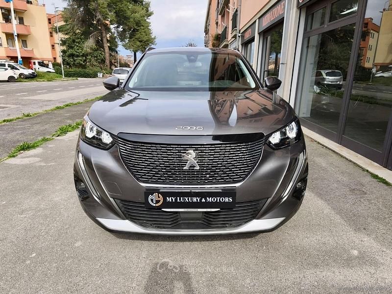 Usata Peugeot 2008 Allure 131 CV (96 kW) 2020 Grigio SUV