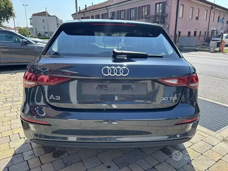 Usata Audi A3 Business 116 CV (85 kW) 2023 Grigio Berlina