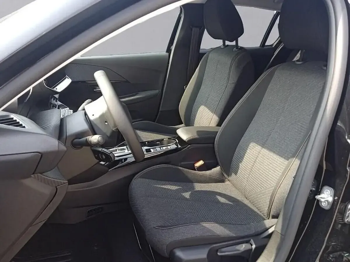 Nuova Peugeot 208 Business-Line 110 CV (80 kW) 2026 Nero Utilitaria
