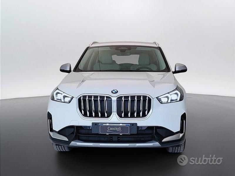 Usata BMW X1 xLine 150 CV (110 kW) 2023 Alpinweiss iii paste SUV
