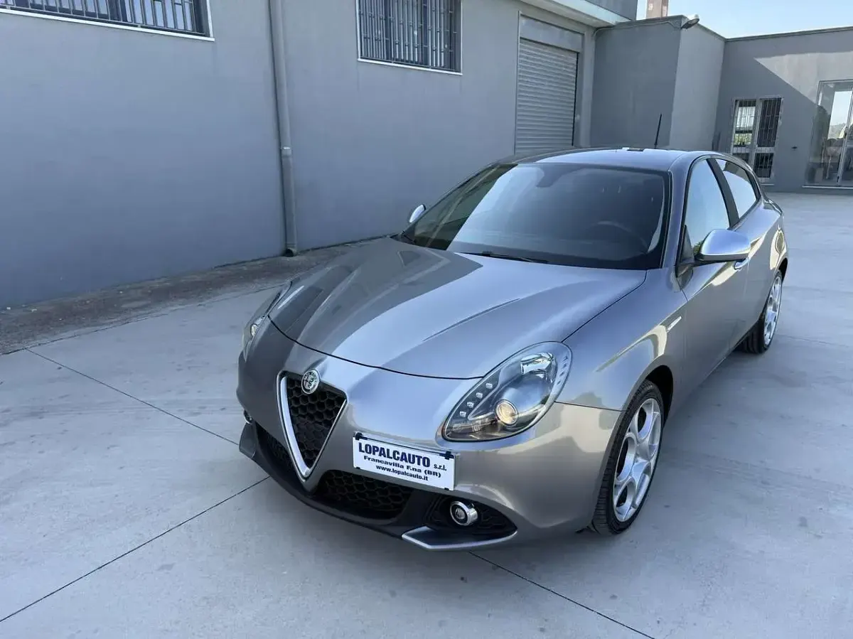 Usata Alfa Romeo Giulietta Super 120 CV (88 kW) 2017 Grigio Utilitaria