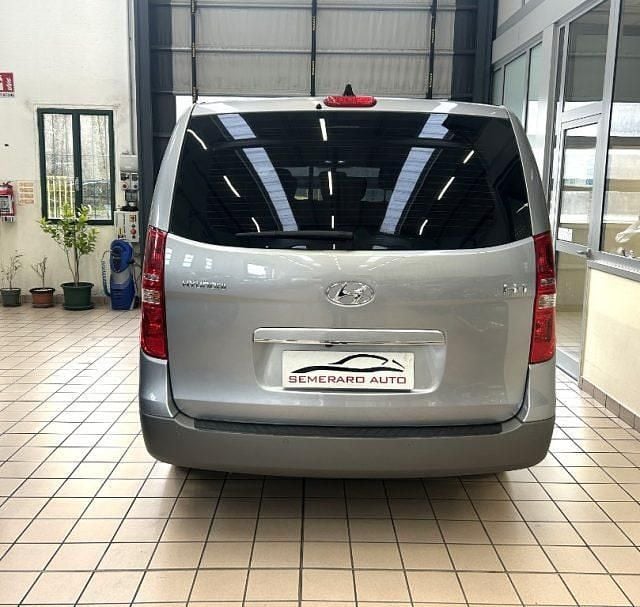 Usata Hyundai H-1 170 CV (125 kW) 2020 Grigio scuro Monovolume